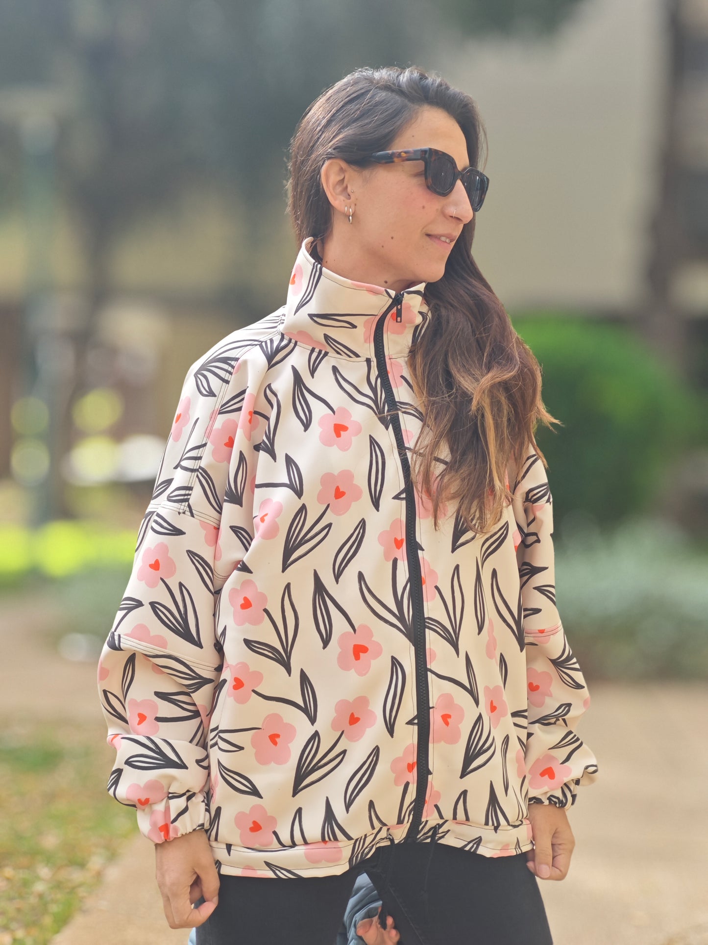 Cazadora Niebla by Lucia Antru